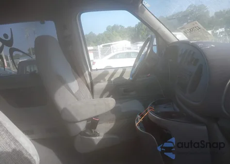 1999 Ford E-350 Super Duty Xl/Xlt из США, поврежденный, VIN 1FBSS31S5XHA73353